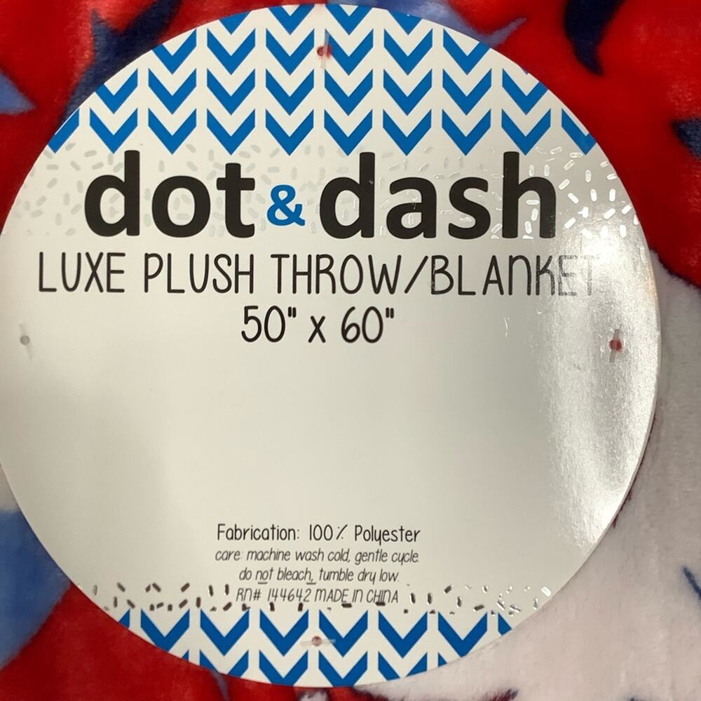 Dot & Dash Red And Blue Plush Shark Print Throw Blanket NWT - Picture 3 of 3